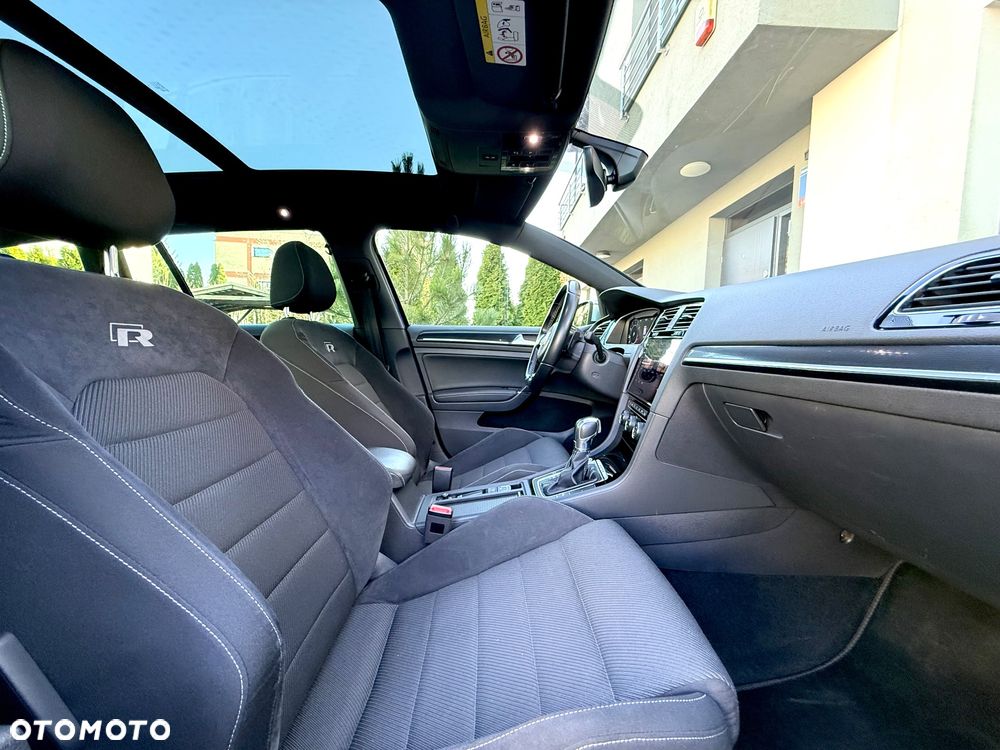 Volkswagen Golf - 30