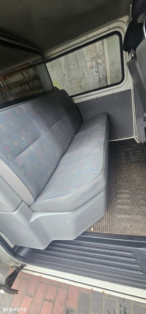 Volkswagen Transporter - 4