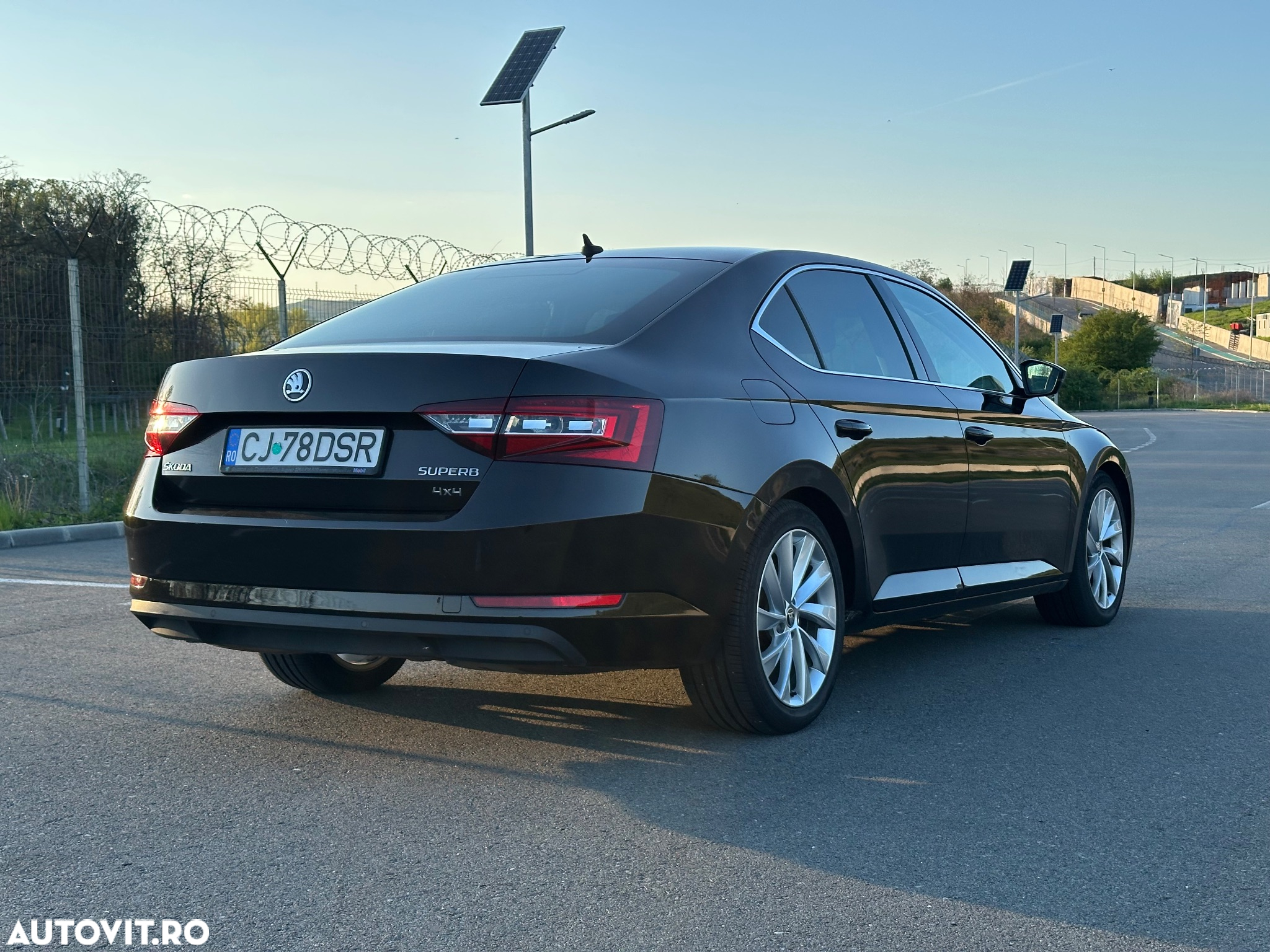 Skoda Superb 2.0 TDI DSG 4X4 Ambition - 9