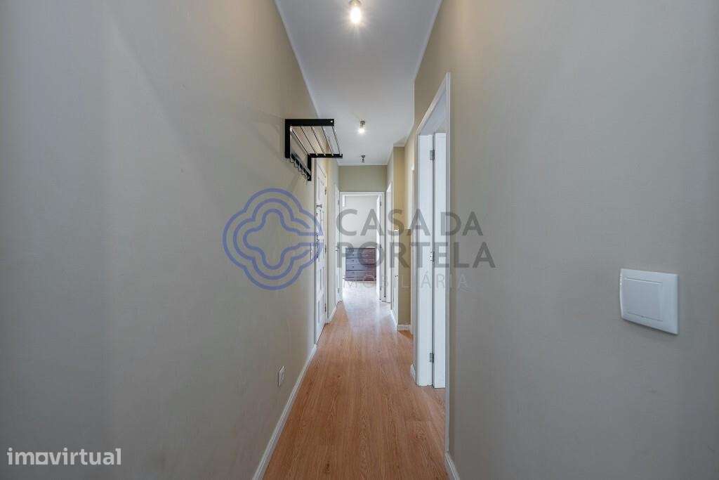 Apartamento T2 com Varanda e Garagem - Foz - Grande imagem: 3/36