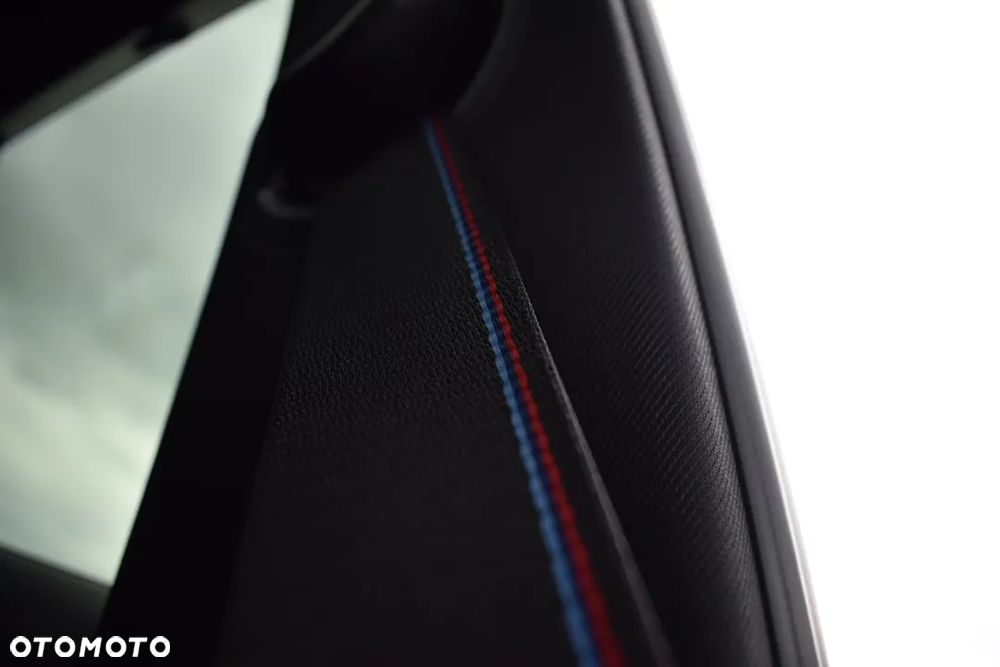 BMW Seria 3 330i xDrive M Sport - 10