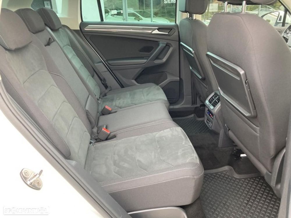 VW Tiguan 2.0 TDI R-Line DSG 4Motion - 27
