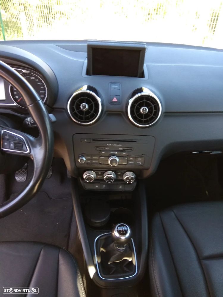 Audi A1 1.6 TDI S line edition - 9