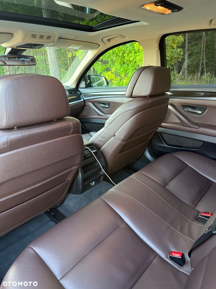 BMW Seria 5 528i xDrive Luxury Line - 12