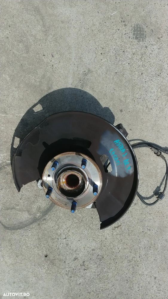 fuzeta dreapta fata opel astra j 1.7 cdti  13324459 - 2