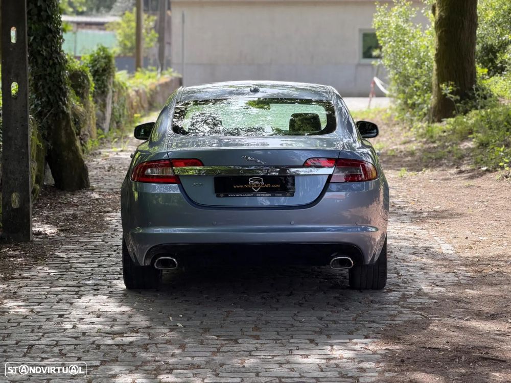 Jaguar XF 2.7 D V6 Premium Luxury - 37