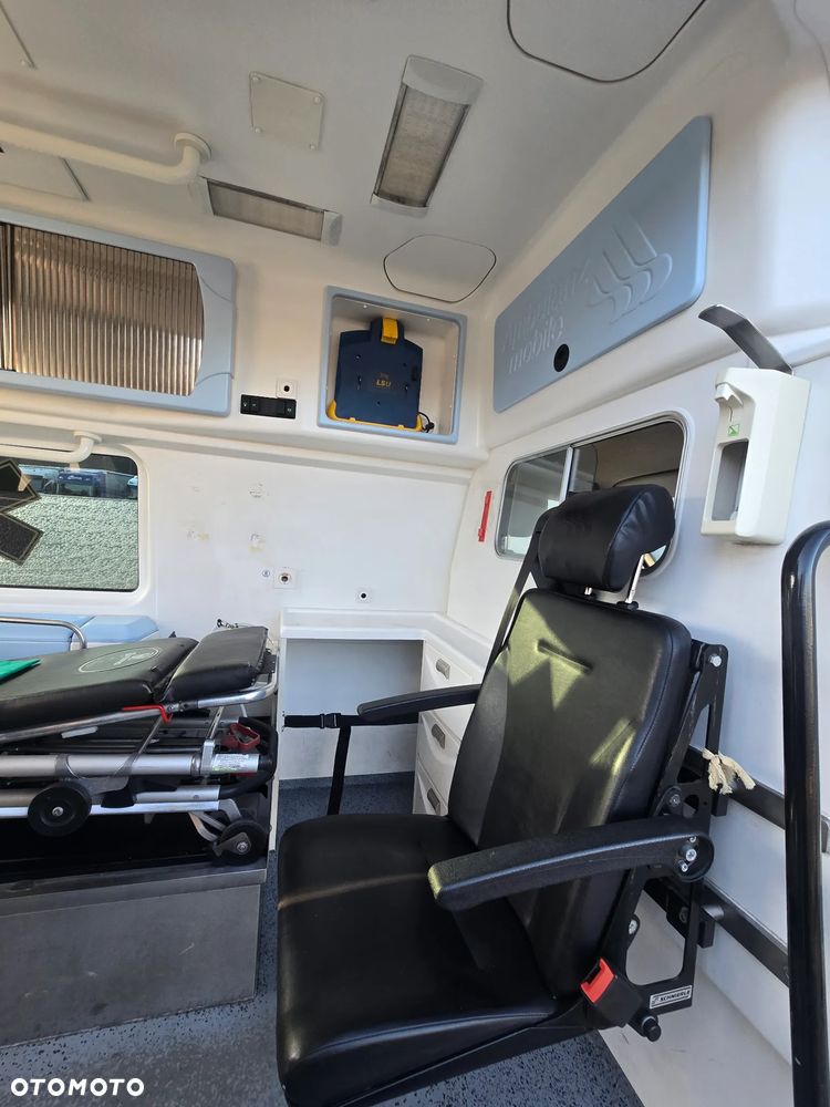 Volkswagen Transporter 2.0 TDi Karetka Ambulans Ferno - 8