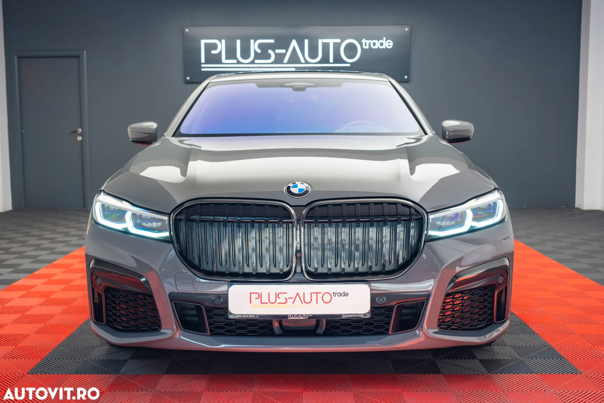 BMW Seria 7 745e - 5