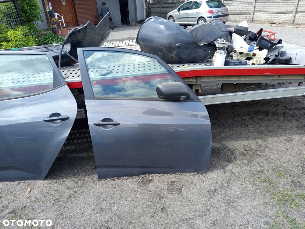 kia venga  zderzak błotnik drzwi lampa EUROPA - 2