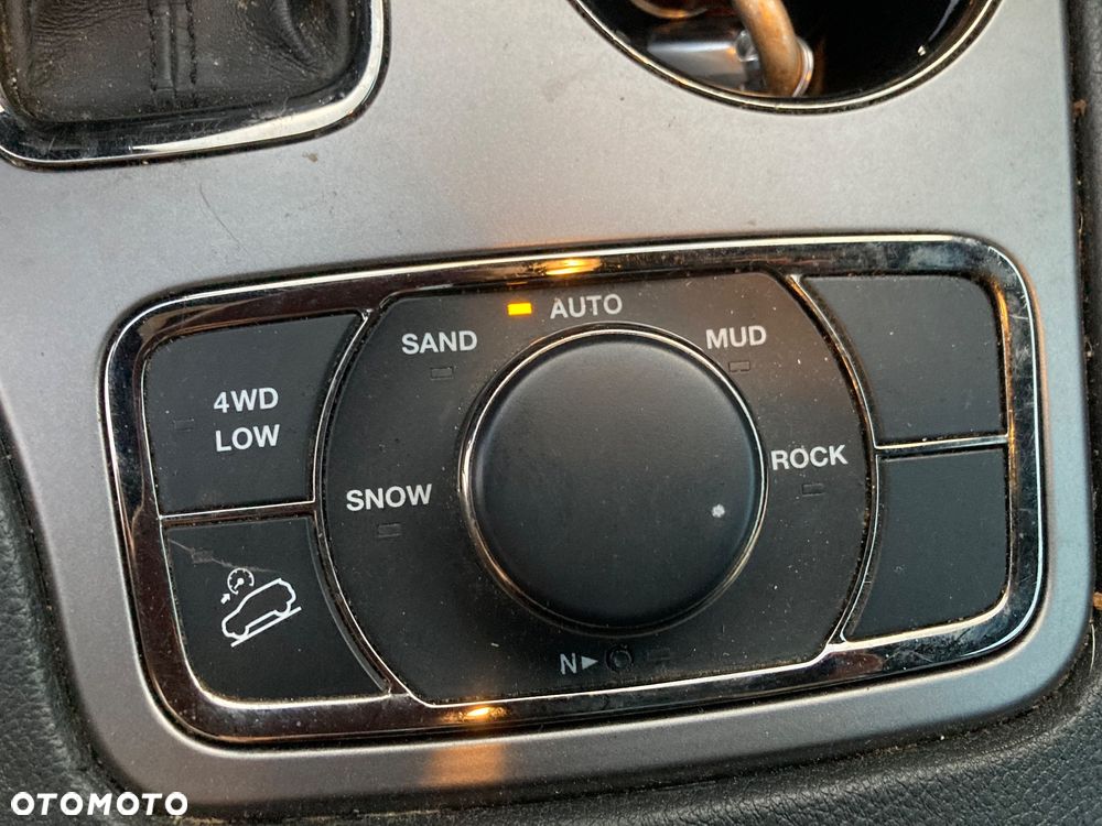 Jeep Grand Cherokee - 26
