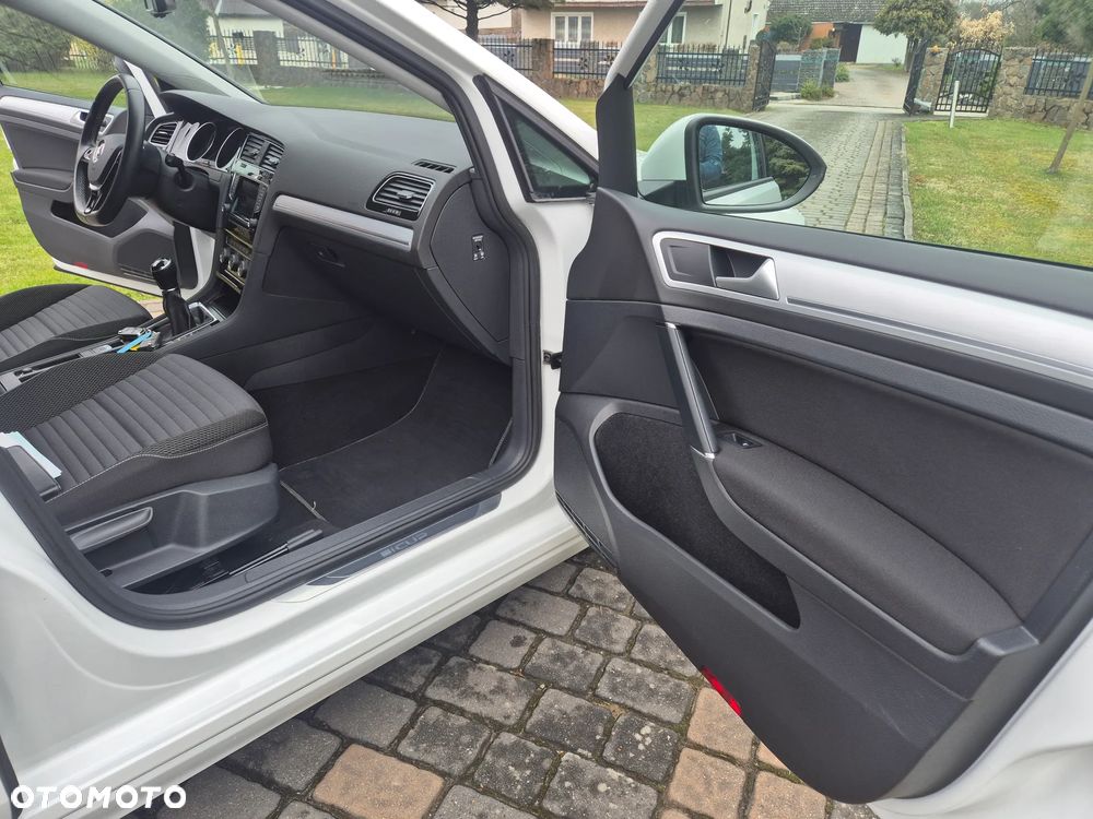 Volkswagen Golf 1.2 TSI BlueMotion Technology Cup - 33