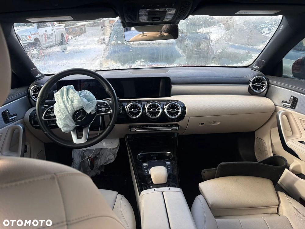 Mercedes-Benz CLA 250 Progressive 7G-DCT - 14