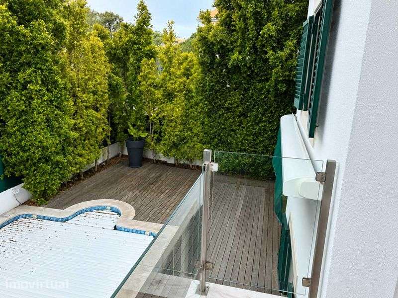 Moradia V4 com Piscina e Jardim em Estoril, Cascais, Lisboa - Grande imagem: 3/12