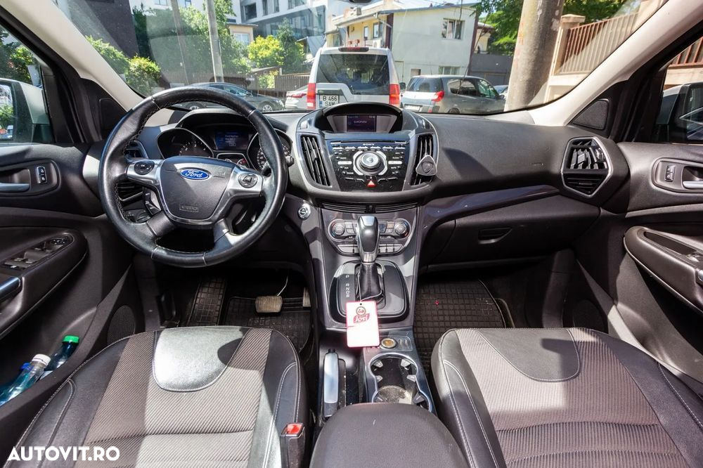 Ford Kuga 2.0 TDCi Powershift 4WD Titanium - 9