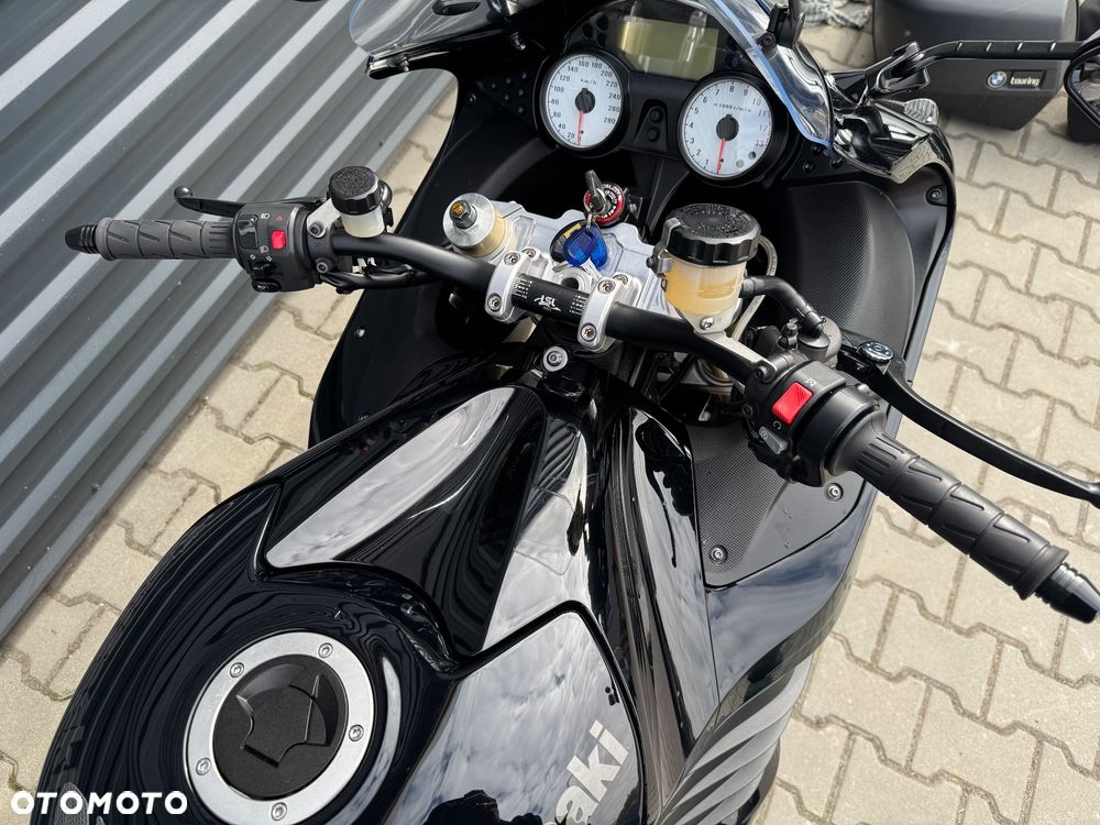 Kawasaki ZZR - 11