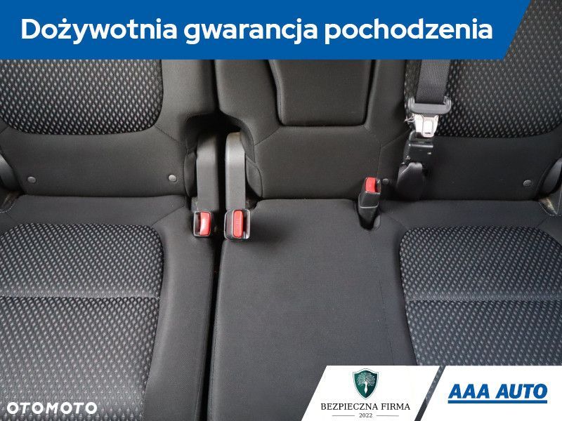 Mitsubishi Outlander - 12