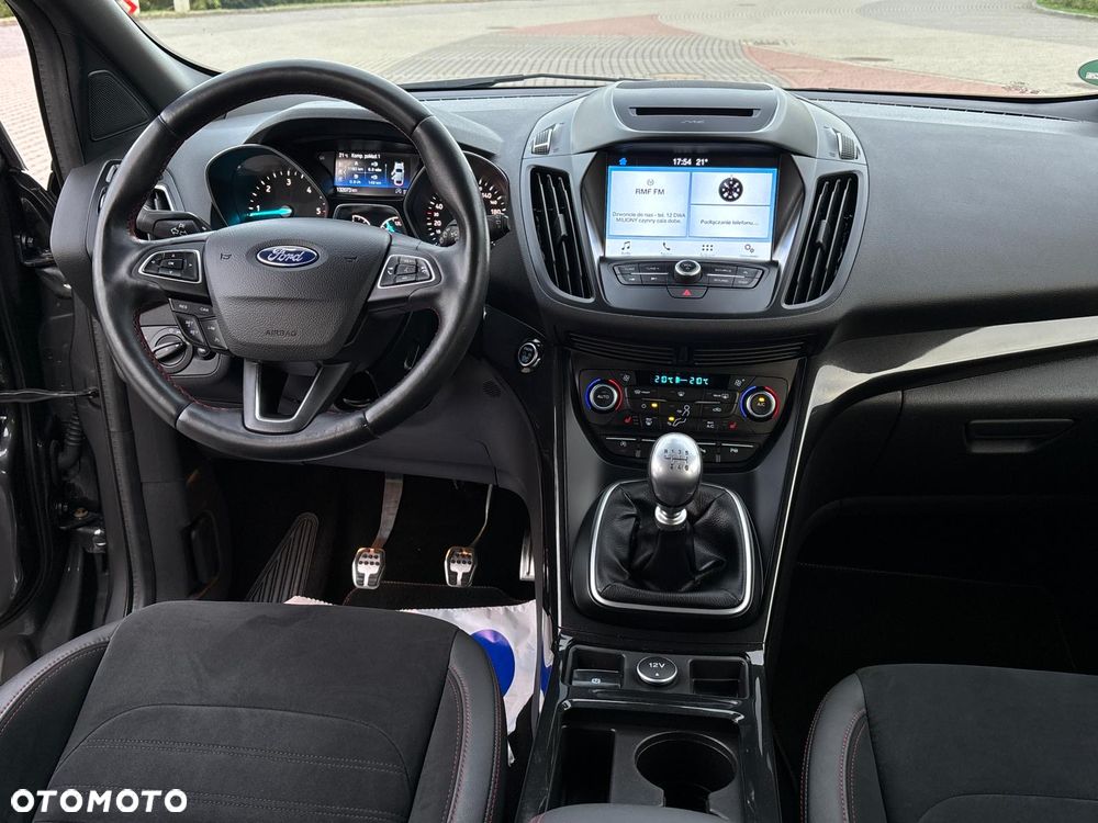 Ford Kuga 2.0 TDCi 4x4 ST-Line - 14