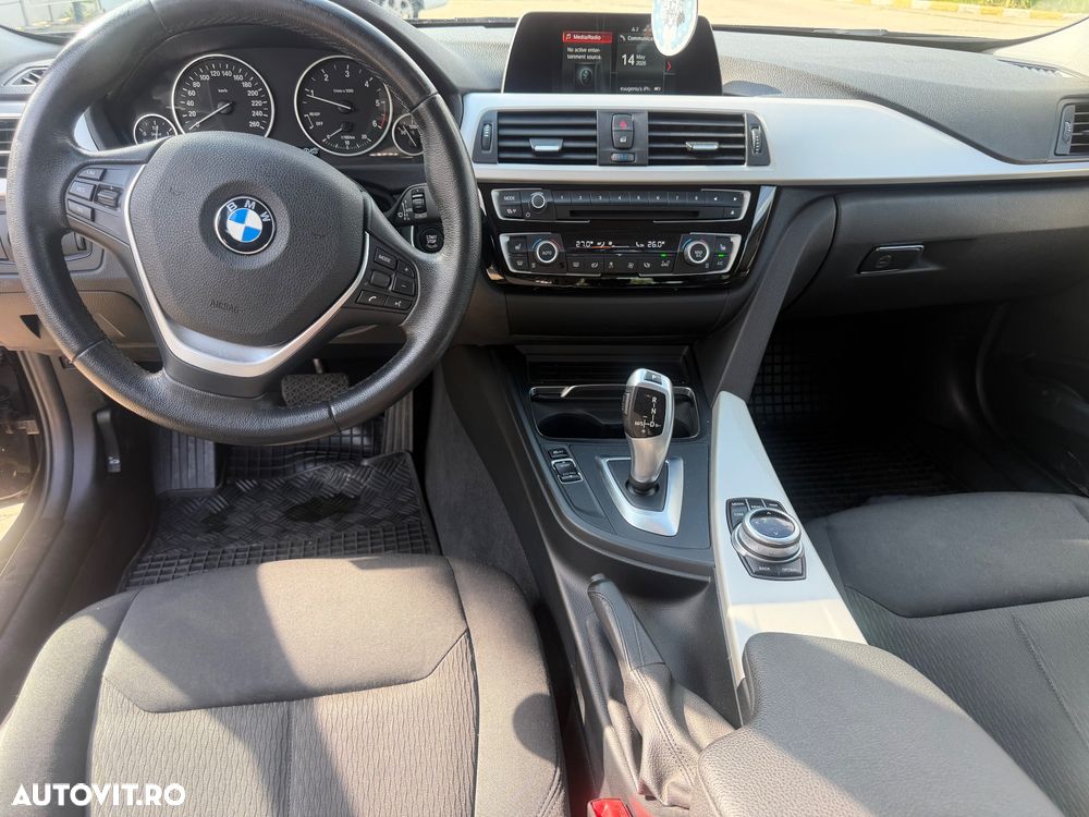 BMW Seria 3 320d Aut. - 9