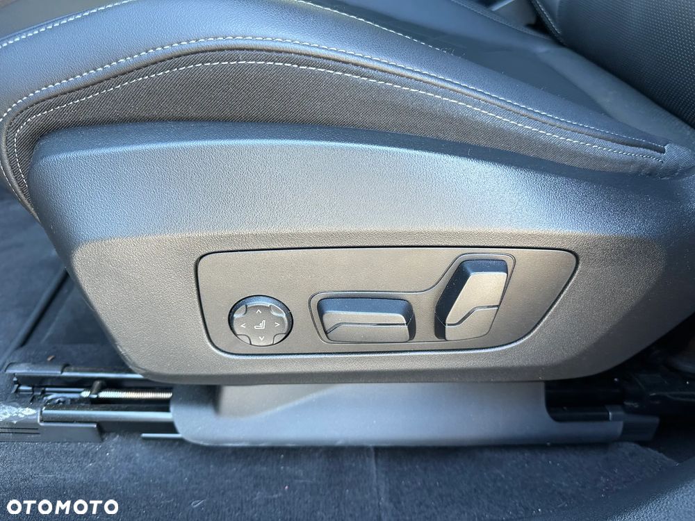 BMW iX1 xDrive30 66.5kWh M Sport - 10