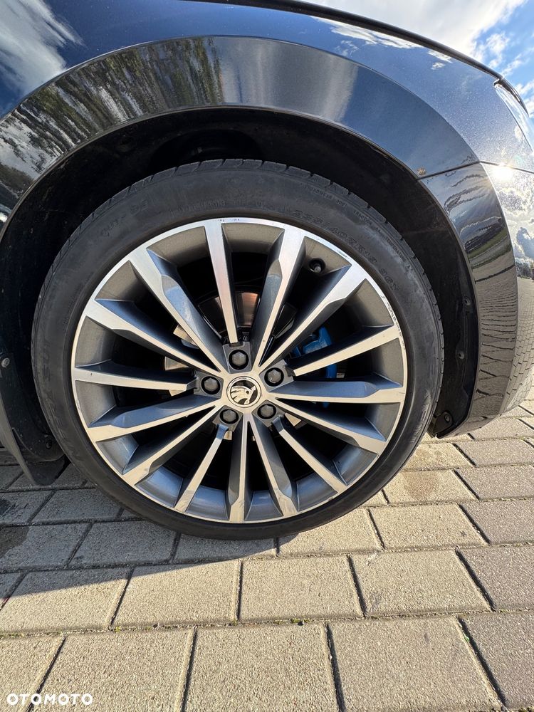 Skoda Superb 2.0 TDI L&K DSG - 17