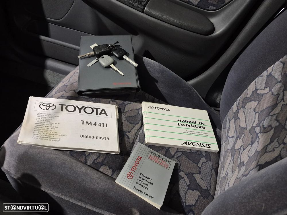 Toyota Avensis Liftback 1.6 Terra JE - 25