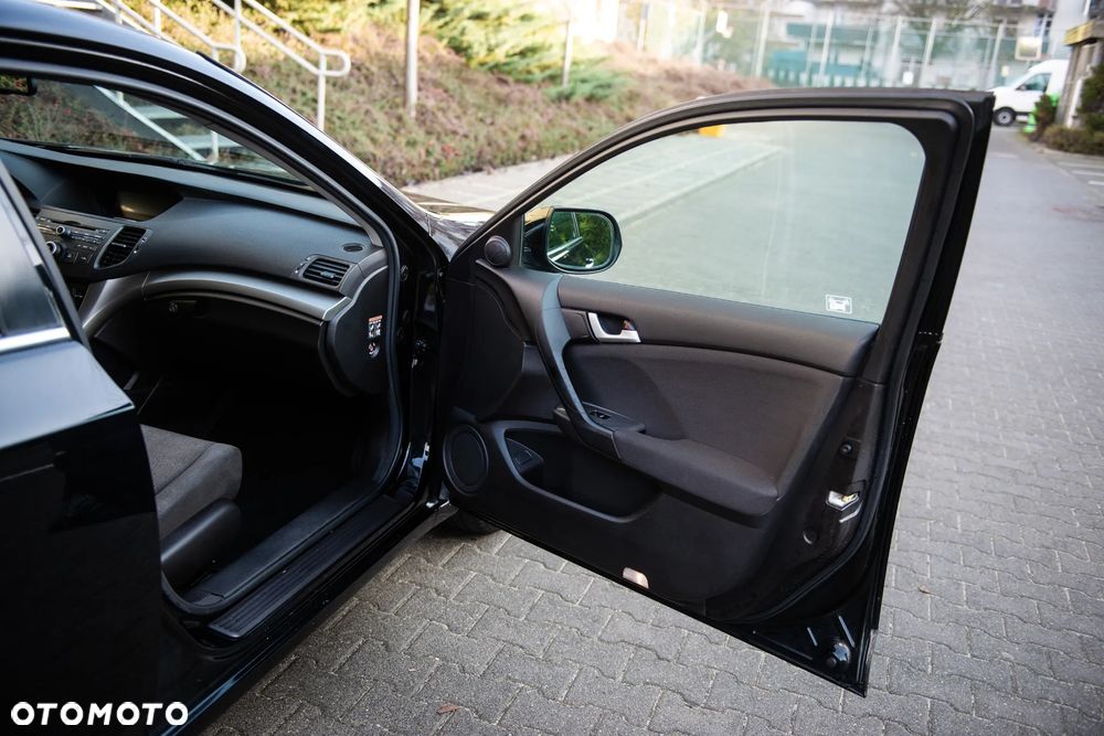 Honda Accord 2.0 Executive - 22