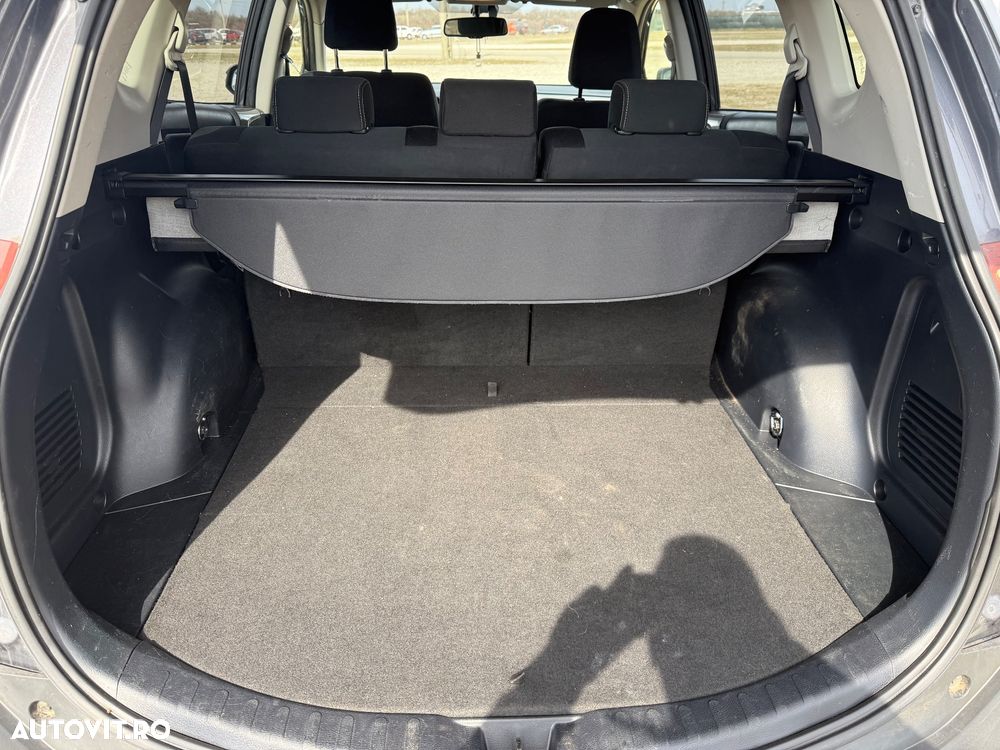 Toyota RAV4 2.0 D-4D 2WD Comfort - 12