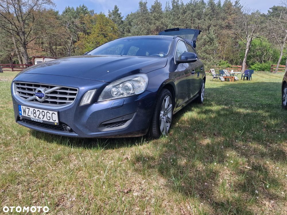 Volvo V60 D5 AWD Momentum - 9