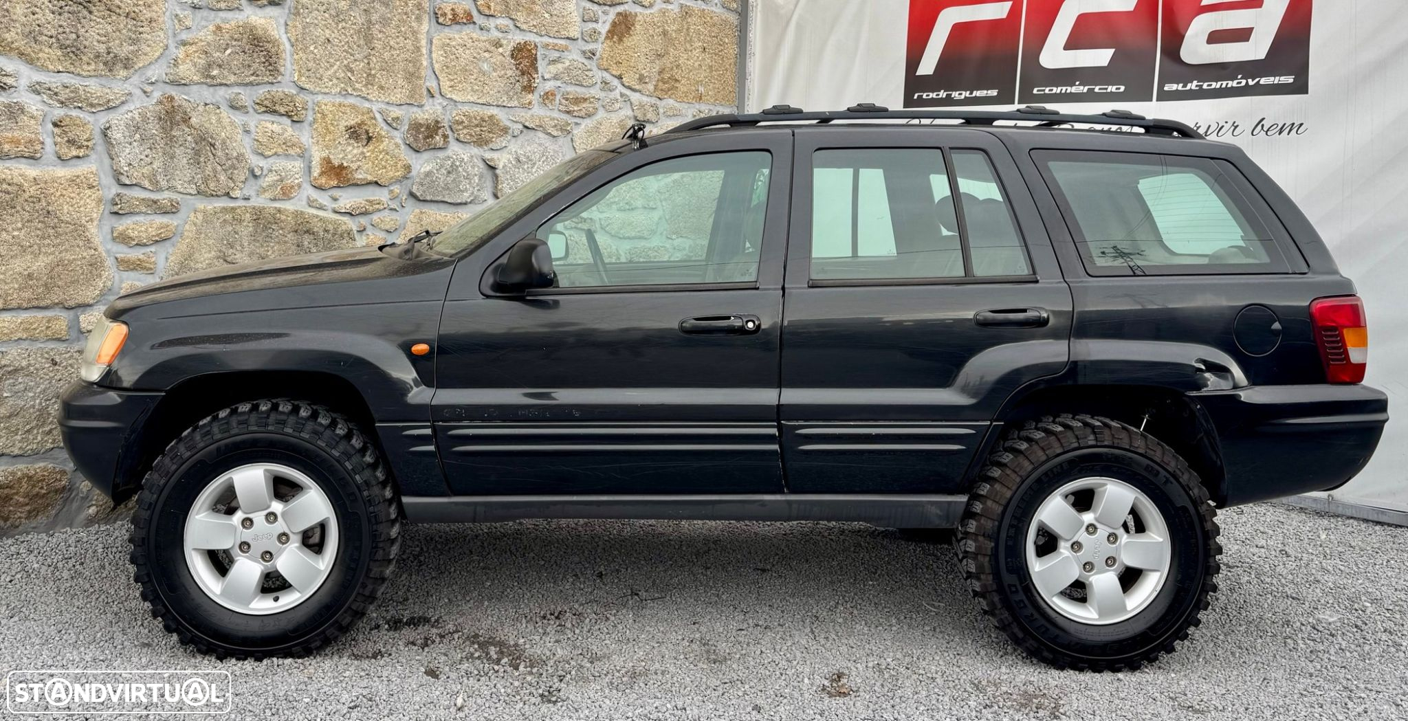 Jeep Grand Cherokee - 12