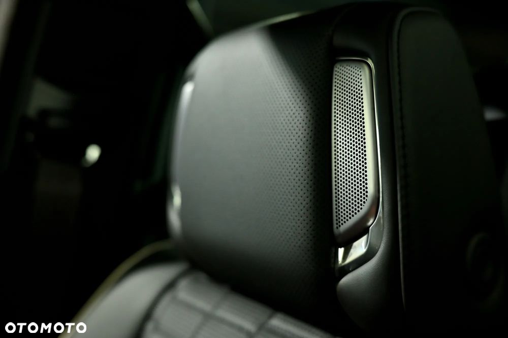 Cadillac Escalade - 29