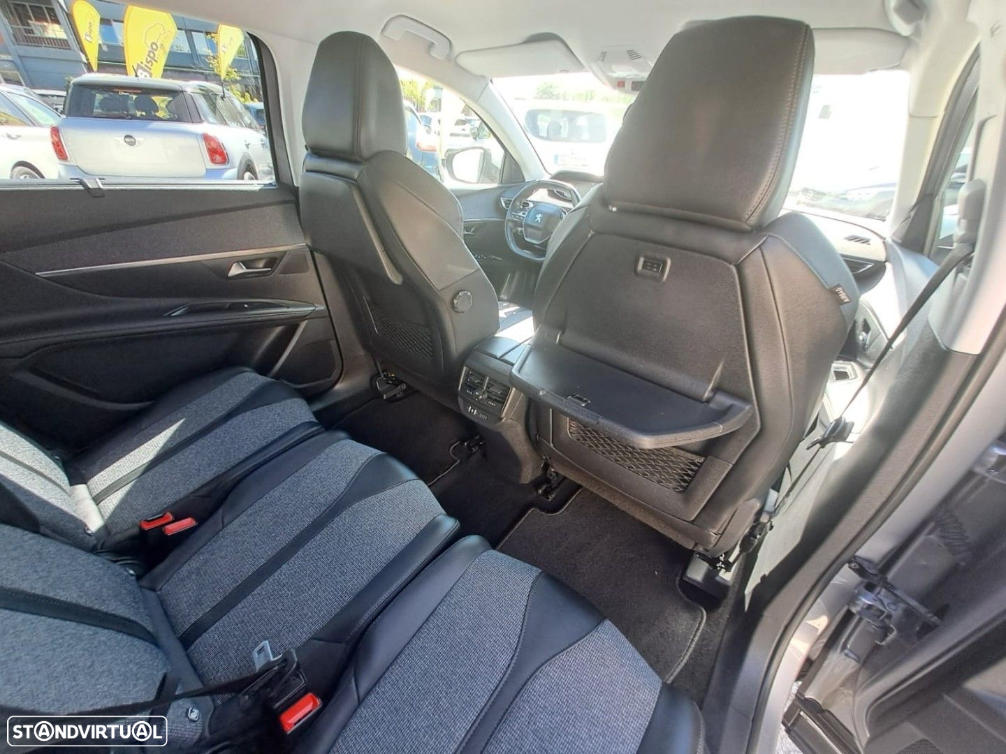 Peugeot 5008 1.5 BlueHDi Allure EAT8 - 13