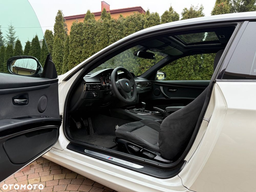 BMW Seria 3 320d DPF Efficient Dynamics Edition - 22