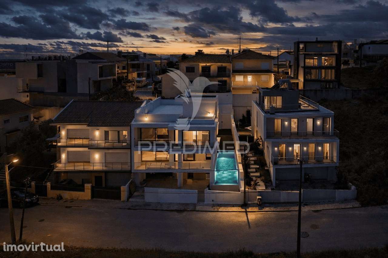 Moradia de 3 Pisos com Vista Rio com Piscina - Grande imagem: 3/39