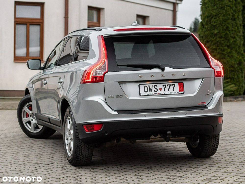 Volvo XC 60 D5 AWD Momentum - 2