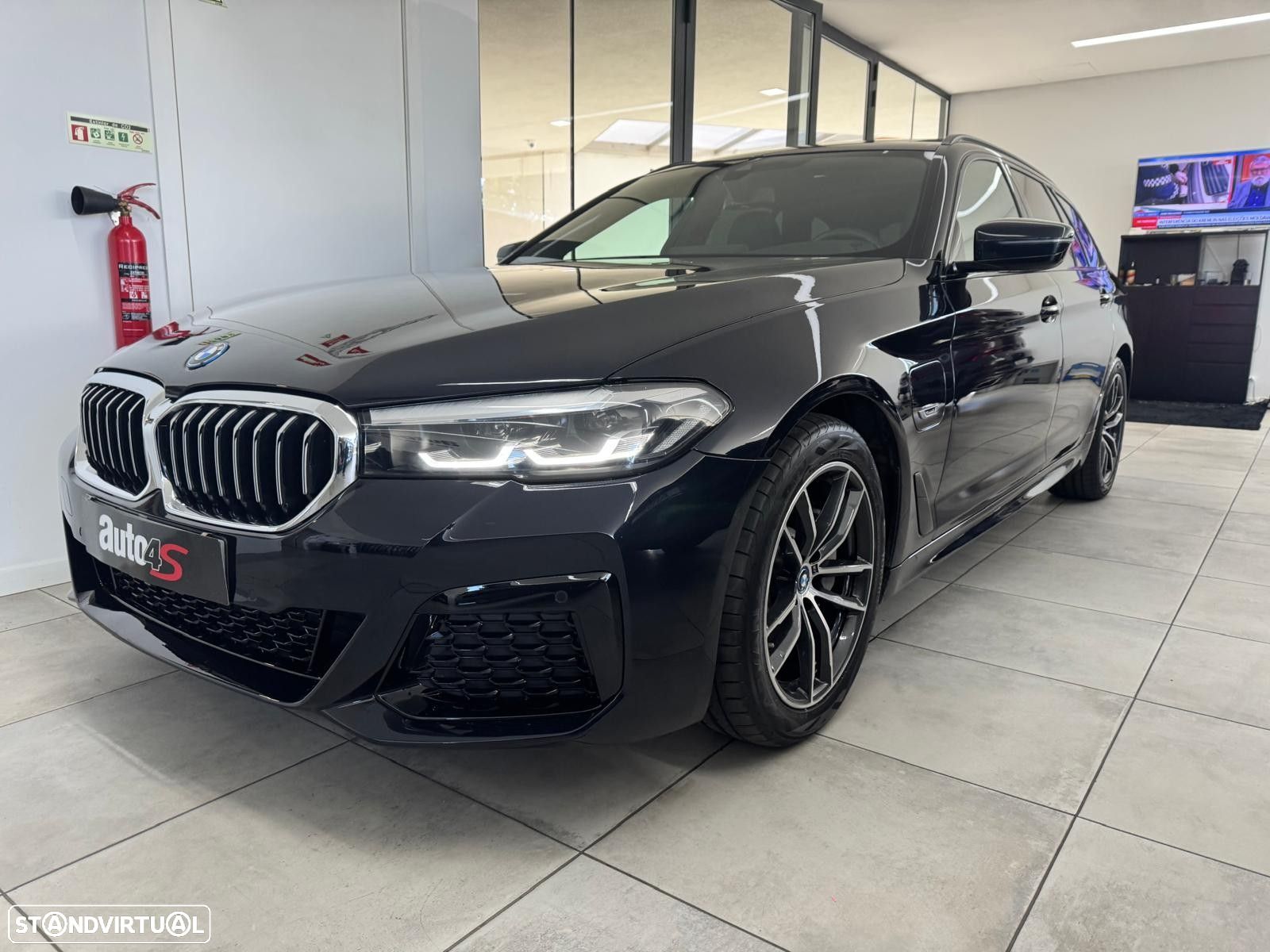 BMW 530 e Pack Desportivo M - 1