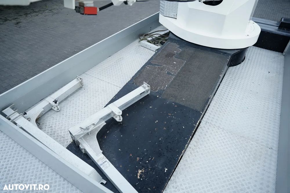 MAN TGS 26.400 / Platformă de lucru aeriană / 6x4 / PALFINGER WT 530 / ÎNĂLȚIME DE LUCRU 53 M / / CAPACITATE DE RIDICARE 600 KG - 5 PERSOANE / MANUALĂ - 23
