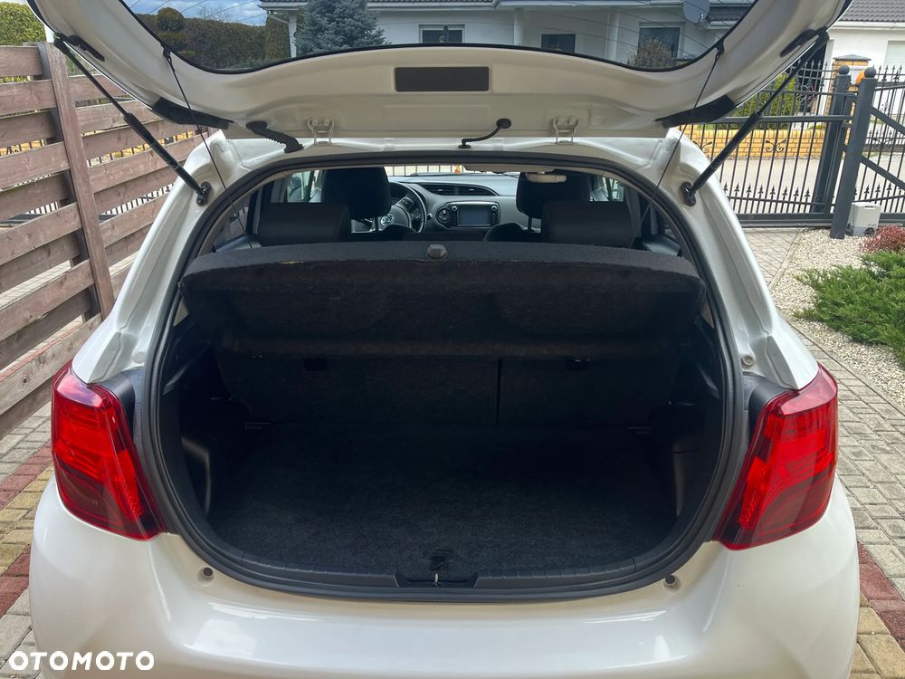 Toyota Yaris Hybrid 100 Premium - 14