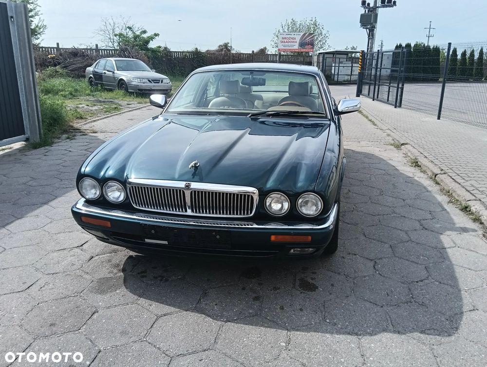 Jaguar XJ - 1