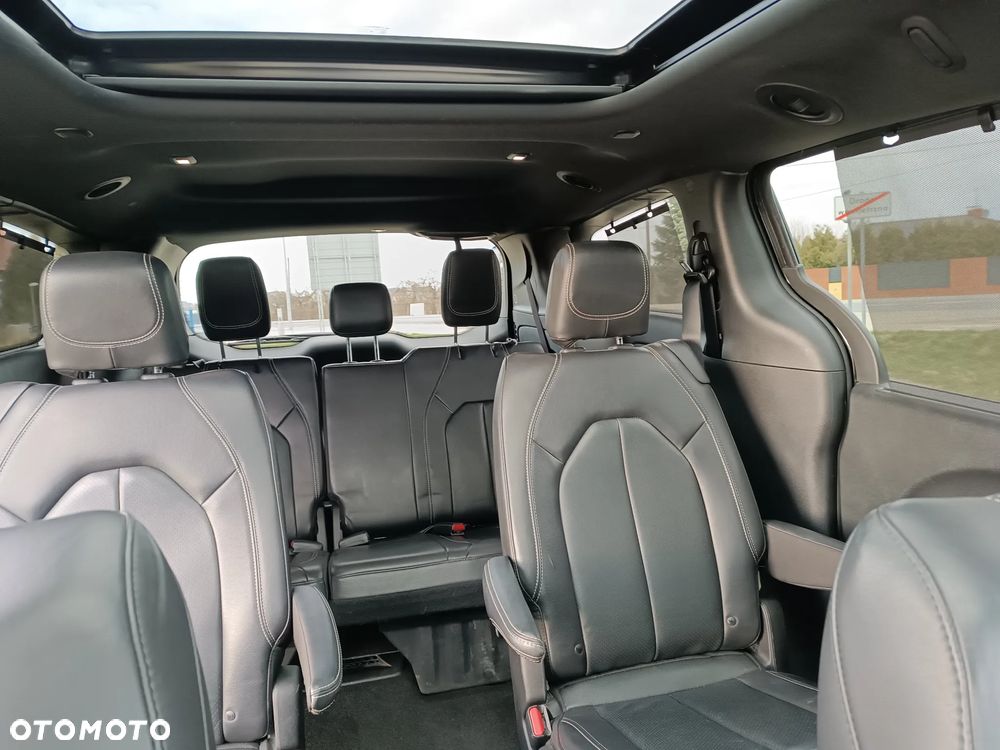 Chrysler Pacifica - 9