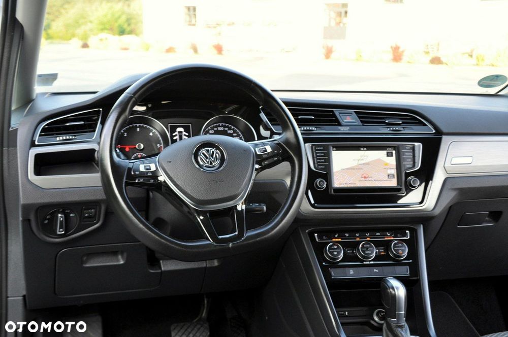 Volkswagen Touran - 30