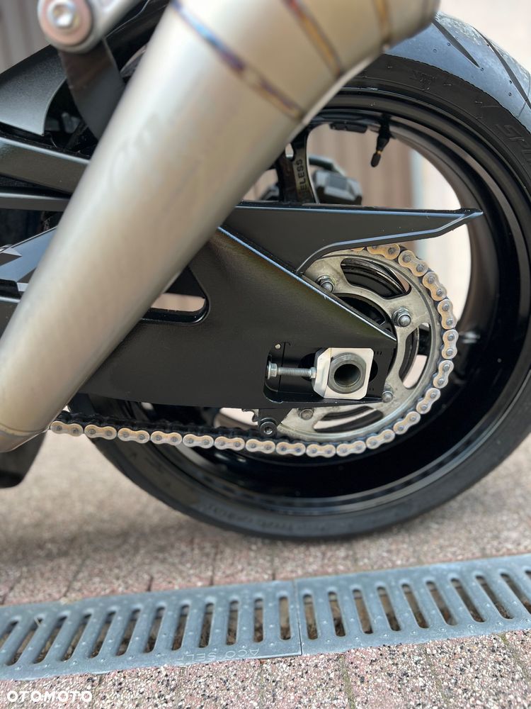 Suzuki GSX-R - 6