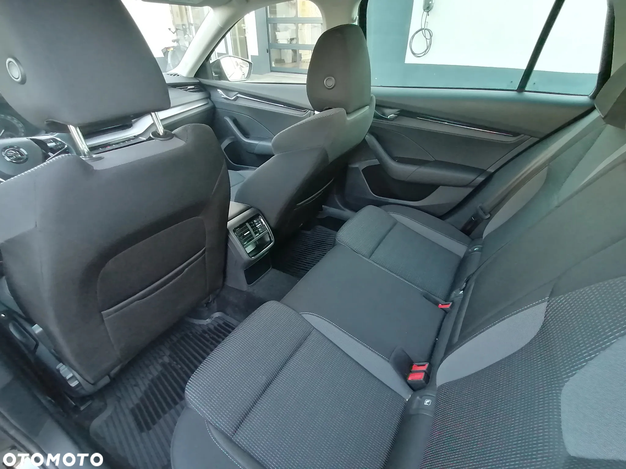 Skoda Octavia 2.0 TDI Ambition DSG - 11