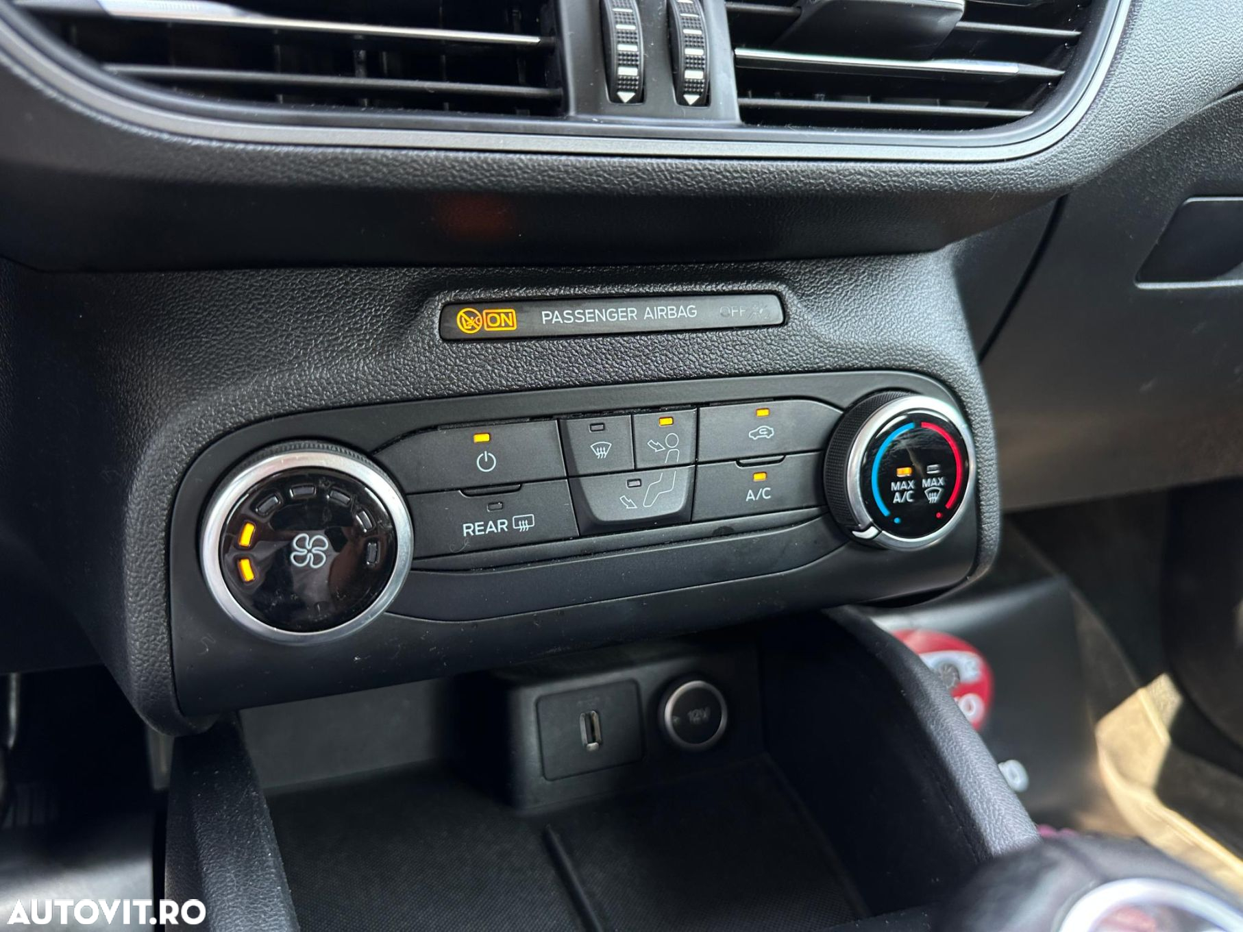 Ford Focus - 12