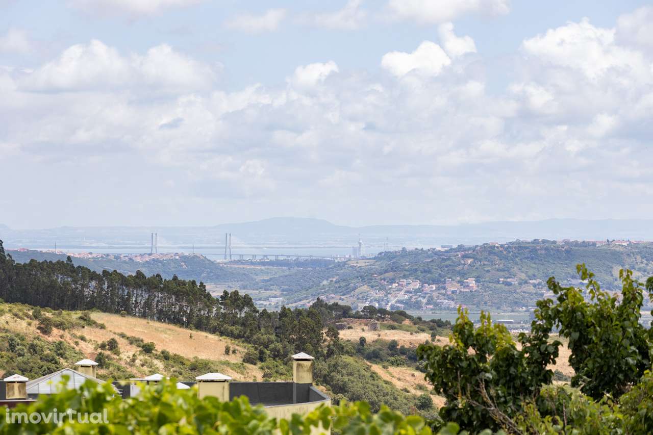 Oportunidade Única: Transforme e Valorize Esta Moradia Isolada com Vis - Grande imagem: 3/27