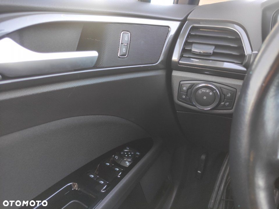 Ford Mondeo - 25