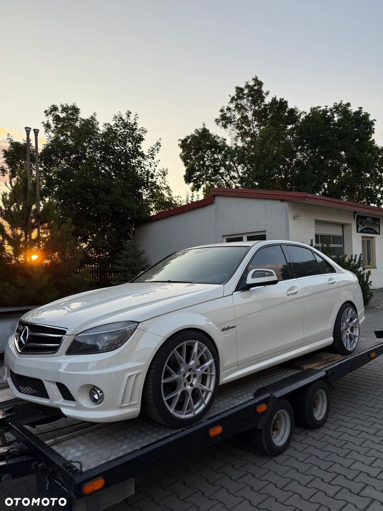 Mercedes-Benz Klasa C 63 AMG 7G-TRONIC - 13