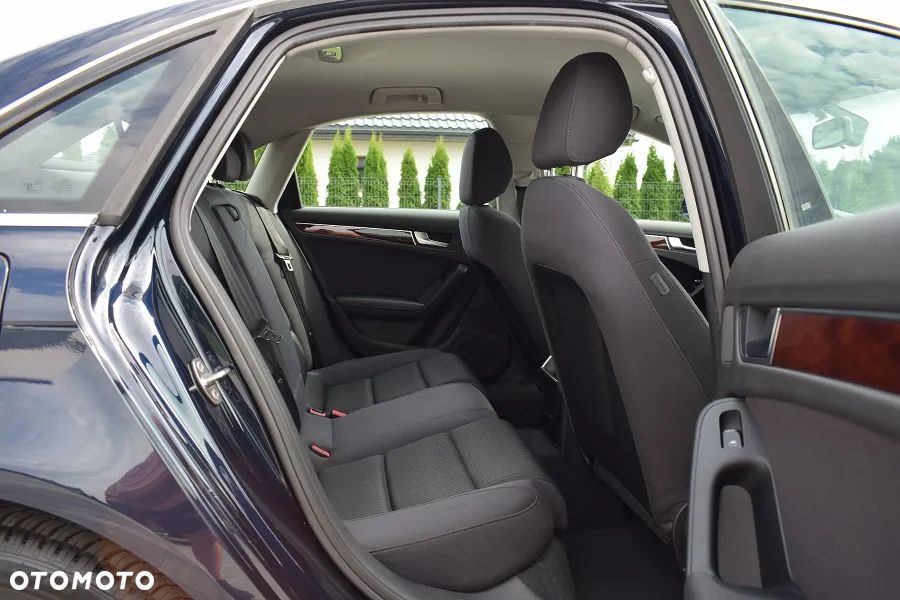 Audi A4 Limousine 2.0 TDI DPF Ambiente - 11