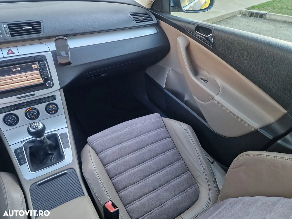 Volkswagen Passat 2.0 TDI DPF Highline - 12