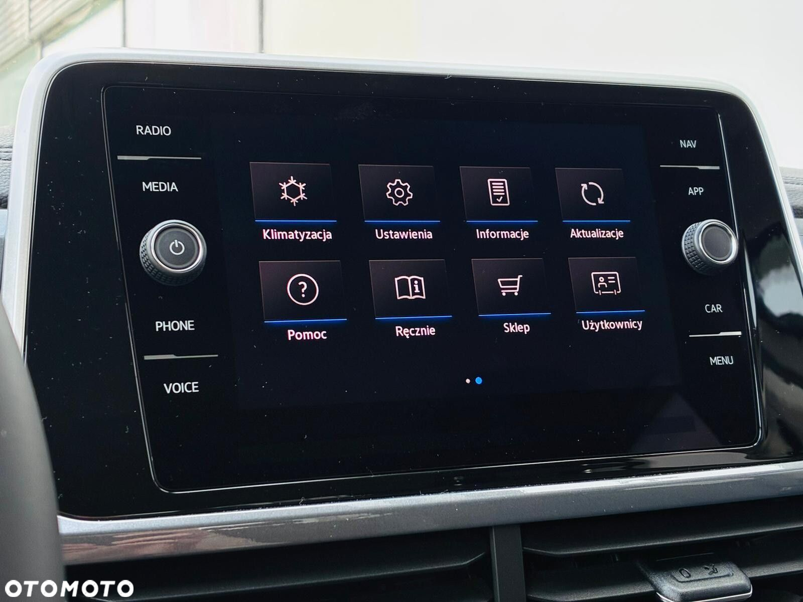Volkswagen T-Roc - 16