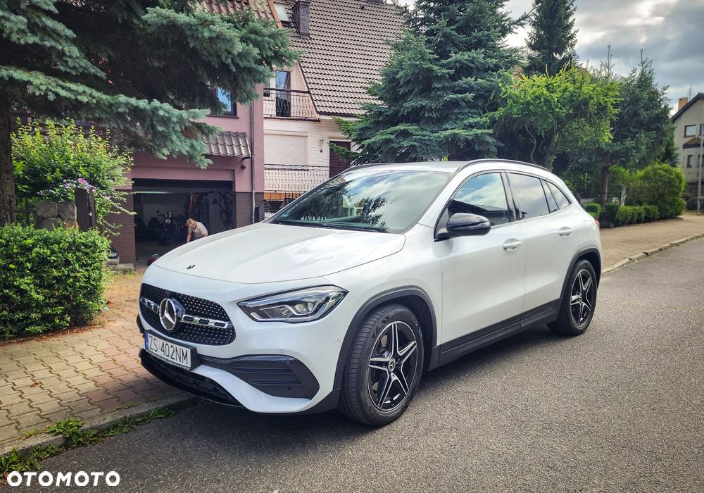 Mercedes-Benz GLA 200 AMG Line - 2